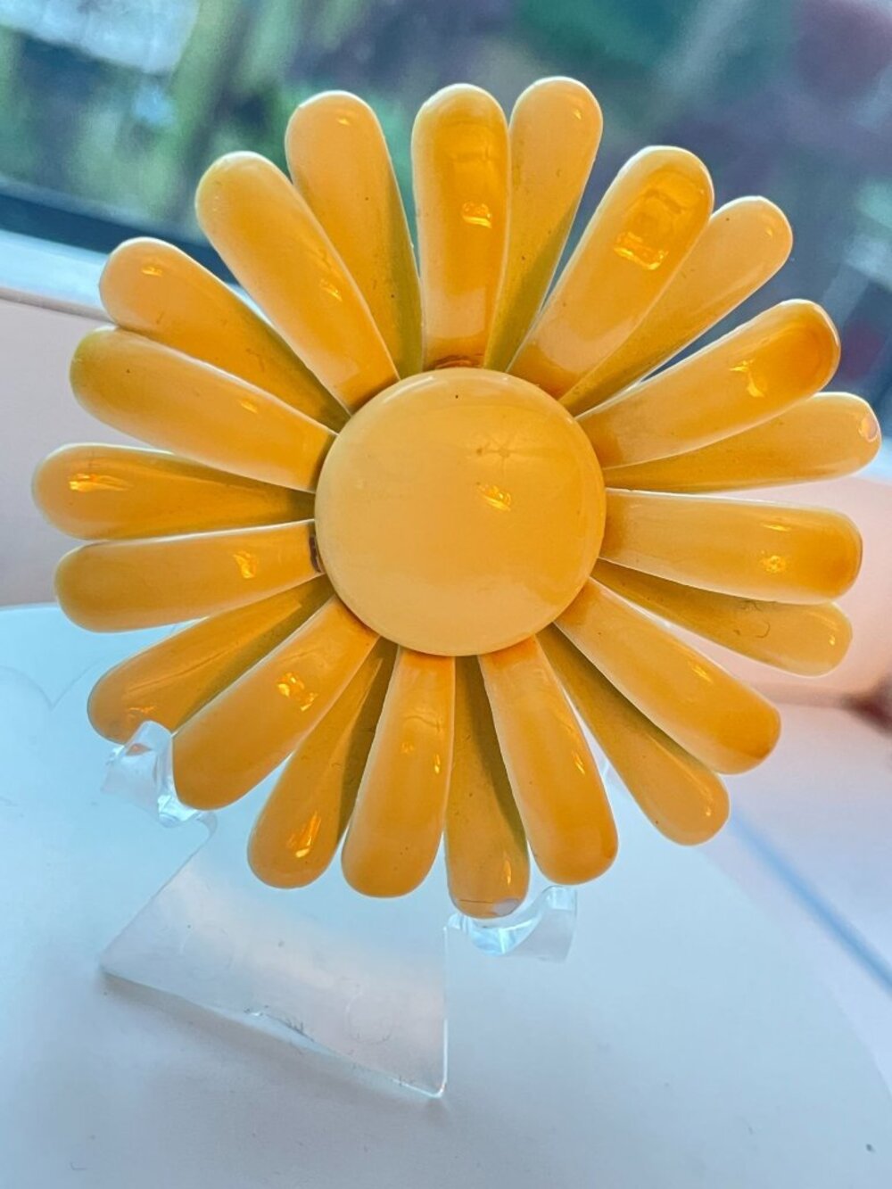 Vintage 1960s Flower Power Pop Art Yellow Enamel Daisy Brooch Pin Retro Statemen